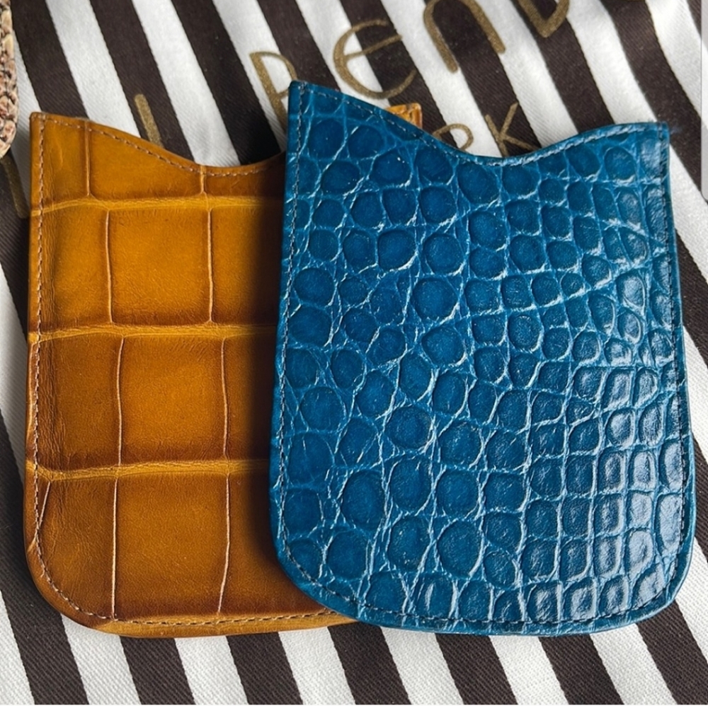 Henri Bendel Card Holder - Picture 2 of 3